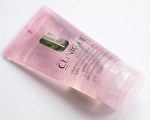 Clinique 2-in-1 Cleansing Micellar Gel + Light Makeup Remover 150ml - Image 2
