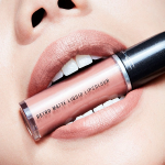 MAC Retro Matte Liquid Lipcolour Metallics-Quartzette-Beige (metallic) - Image 3