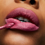 MAC Retro Matte Liquid Lipcolour Metallics-Metallic Rose-Rose gold (metallic) - Image 2
