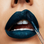 MAC Retro Matte Liquid Lipcolour-Young Attitude-Blackened teal - Image 5