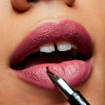 MAC Matte Lipstick-Mehr-Dirty blue pink - Image 3