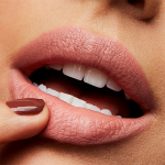 MAC Matte Lipstick-Honeylove-Light beige toned with rose - Image 3