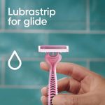 Gillette Simply Venus Moisture Rich Strip Disposable Razors 5pcs - Image 2